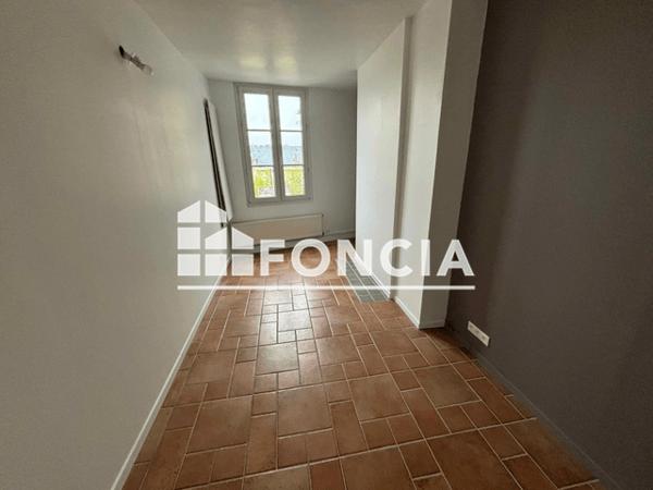 Location Appartement 3 pièces 47.5 m² - 24 A RUE DE LA REPUBLIQUE Chateau Renault 37110