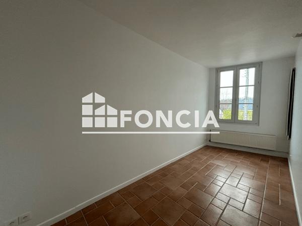 Location Appartement 3 pièces 47.5 m² - 24 A RUE DE LA REPUBLIQUE Chateau Renault 37110