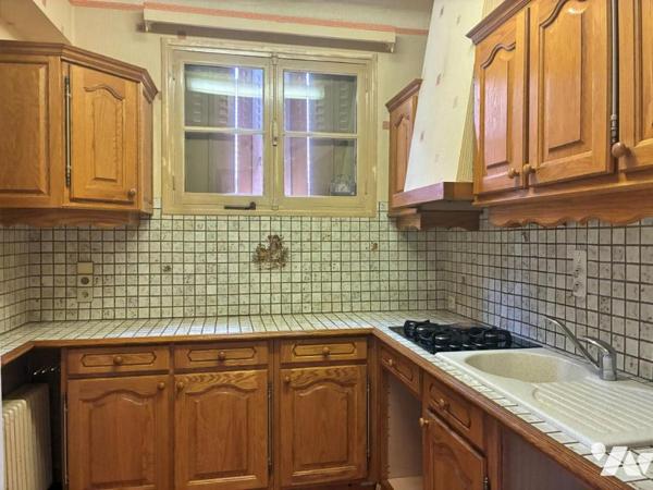 LES CLAYES-SOUS-BOIS – CENTRE-VILLE – MAISON DE VILLE 112 M² – GARAGE 2 VÉHICULES – TERRASSE