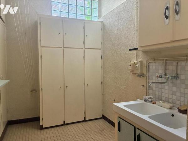 LES CLAYES-SOUS-BOIS – CENTRE-VILLE – MAISON DE VILLE 112 M² – GARAGE 2 VÉHICULES – TERRASSE