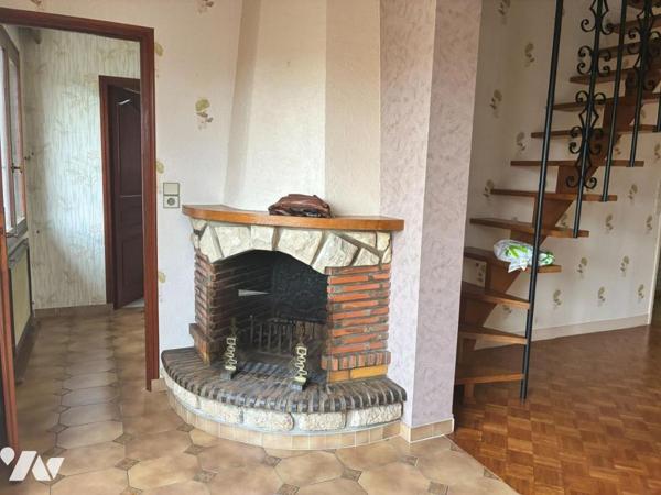 LES CLAYES-SOUS-BOIS – CENTRE-VILLE – MAISON DE VILLE 112 M² – GARAGE 2 VÉHICULES – TERRASSE