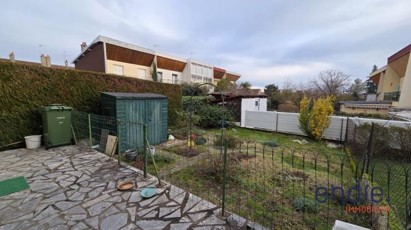 YZEURE Maison mitoyenne avec jardinet