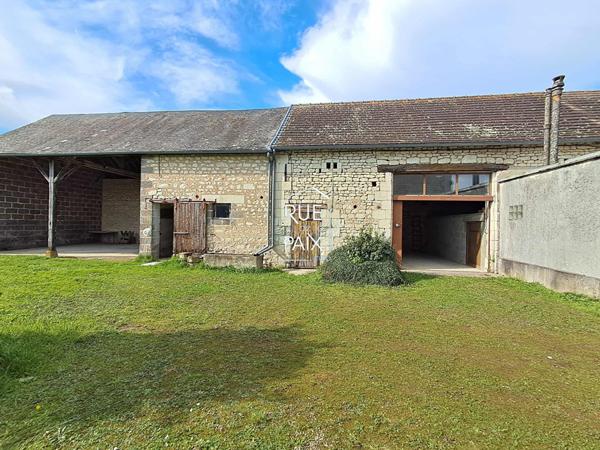 86100 ANTRAN Maison à rafraichir à Antran avec dépendances et jardin !