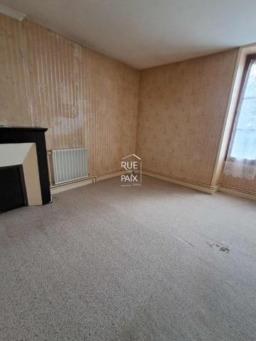 86100 ANTRAN Maison à rafraichir à Antran avec dépendances et jardin !