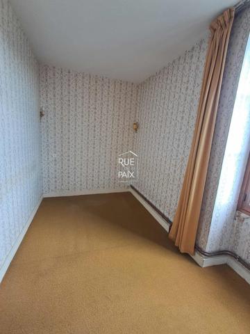 86100 ANTRAN Maison à rafraichir à Antran avec dépendances et jardin !