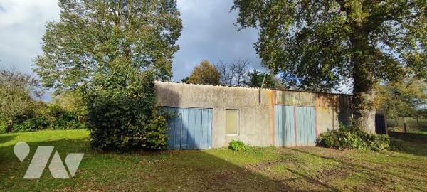 EN HAMEAU, 5mns du bourg,  Maison en pierre de 121 m², comprenant cuisine , séjour salon avec c...