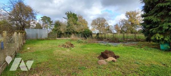 EN HAMEAU, 5mns du bourg,  Maison en pierre de 121 m², comprenant cuisine , séjour salon avec c...