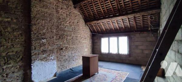 EN HAMEAU, 5mns du bourg,  Maison en pierre de 121 m², comprenant cuisine , séjour salon avec c...