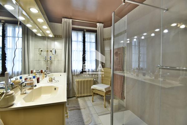 TRÈS BELLE PROPRIÉTÉ ANCIENNE AU CALME