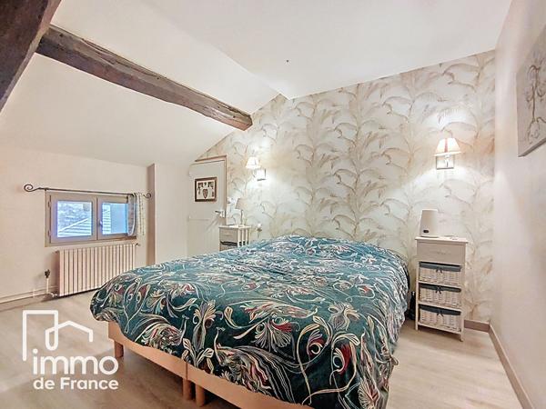 Maison de ville - 3 pieces - Centre de Meximieux - 86m² -terrain 138 m²