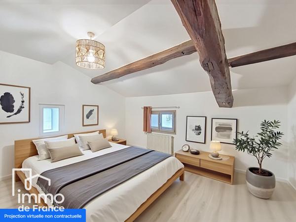 Maison de ville - 3 pieces - Centre de Meximieux - 86m² -terrain 138 m²