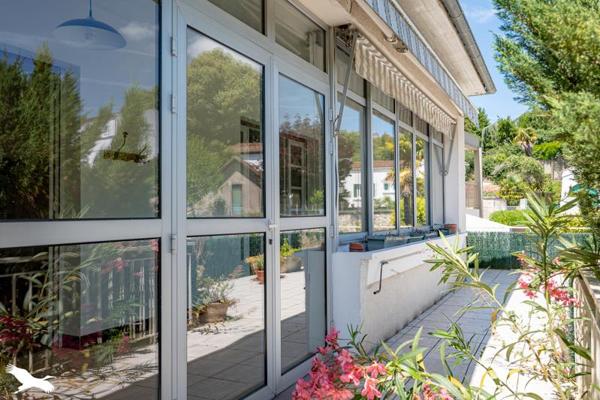 Maison à vendre 223 650 € Saintes 4 p 105 m² DPE F