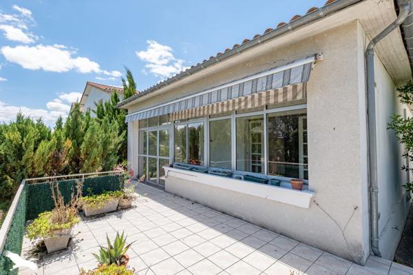Maison à vendre 223 650 € Saintes 4 p 105 m² DPE F
