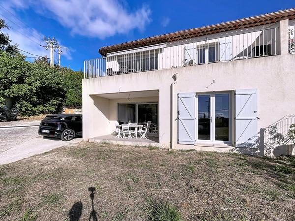 Cabris centre vilage : Exclusivité Nestenn : Appartement de 4 pièces avec vue panoramique à Cabris