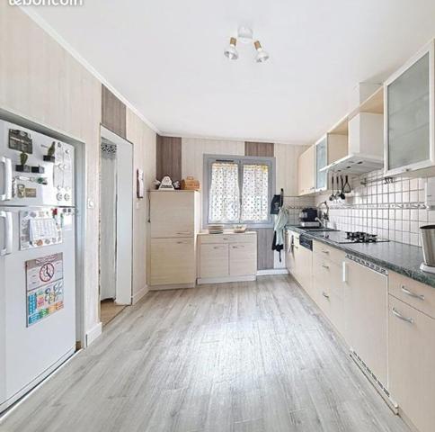 Maison à vendre 251 340 € Ussac 4 p 115 m² DPE B