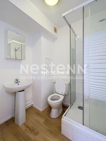 Guyancourt : Grand studio de 31 m² à louer avec balcon et parking