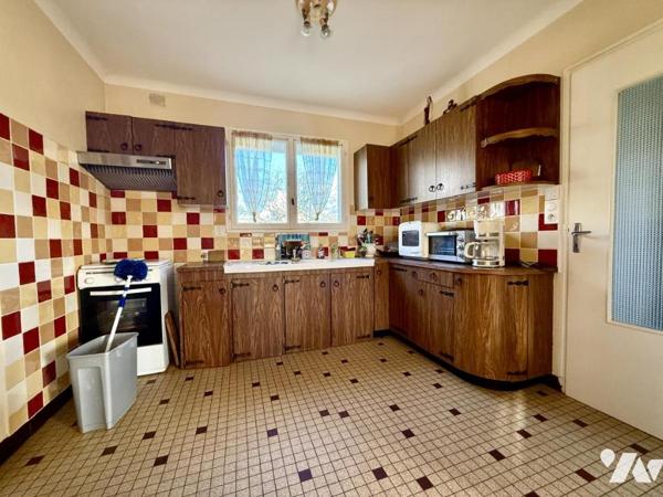 PEAULE : Maison à rénover proche du centre 