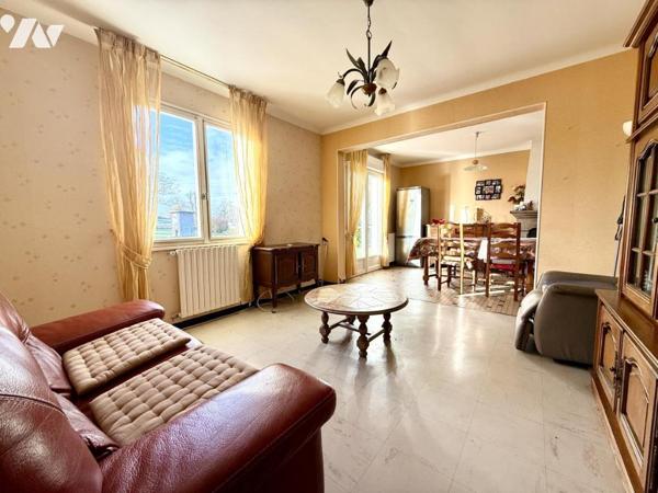 PEAULE : Maison à rénover proche du centre 