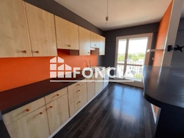 Location Appartement 4 pièces 83.16 m² - 85-95 RUE DE PARIS Angouleme 16000