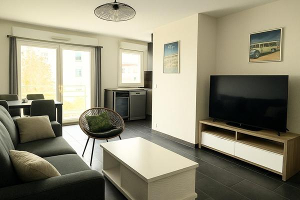 T2 lumineux avec 2 terrasses + parking – Pau