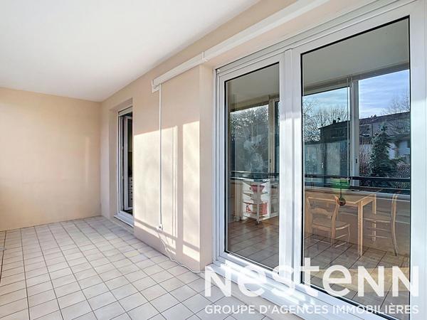 NEUVILLE SUR SAONE - APPARTEMENT T2 62 M² AU CALME VUE ARBOREE AVEC CAVE ET GARAGE PROCHE DES COMMERCES