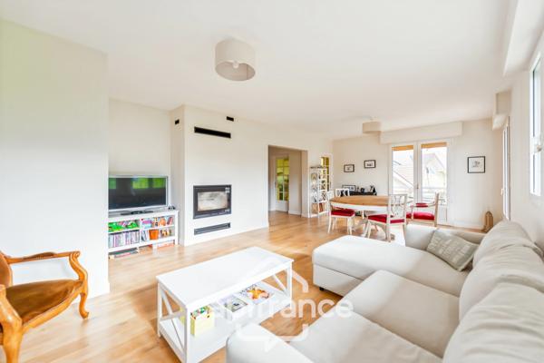Maison à vendre 210 m² avec terrain plat et arboré