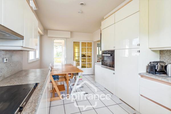 Maison à vendre 210 m² avec terrain plat et arboré