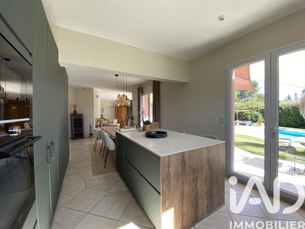 Maison à vendre 6 pièces 158 m² Eyguières