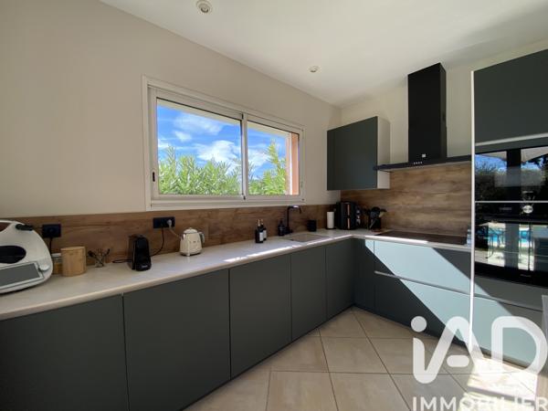 Maison à vendre 6 pièces 158 m² Eyguières