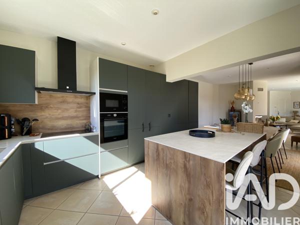 Maison à vendre 6 pièces 158 m² Eyguières