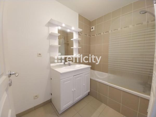 Appartement
         3 pièces
        - 65 m² Exclusivité 209 000 € *