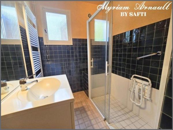 Maison 3 chambres garage sur terrain de 2721 m²