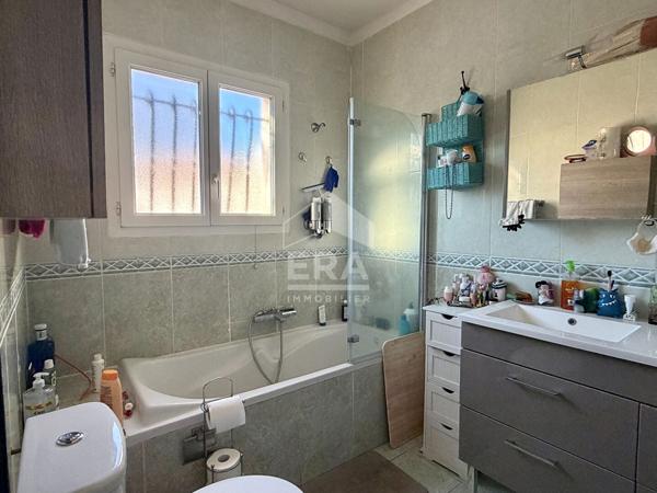 Maison à vendre à LE LUC - 5 pièces avec piscine et double garage