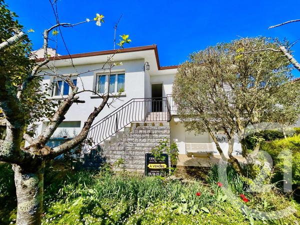 Maison à vendre  6 pièces - 134,69 m 2   PAU  - 64