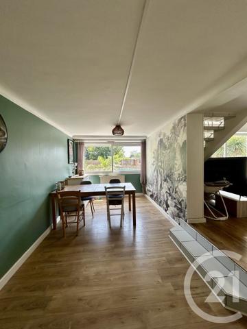 Maison à vendre  6 pièces - 134,69 m 2   PAU  - 64