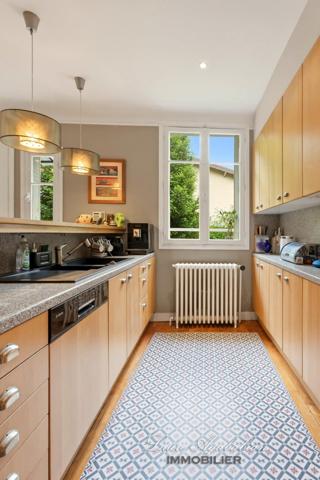 Maison familiale avec grand jardin et garage