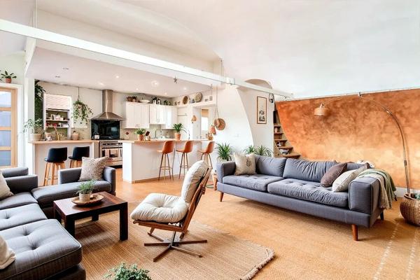 Ancien atelier réhabilité et ses galeries à Toulouse