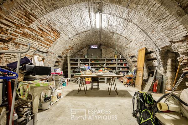 Ancien atelier réhabilité et ses galeries à Toulouse