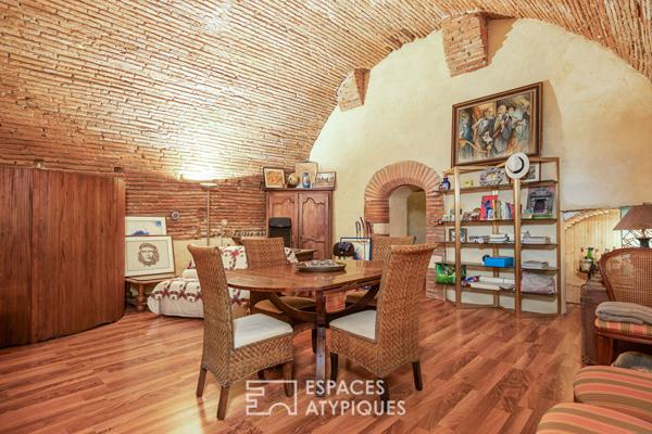 Ancien atelier réhabilité et ses galeries à Toulouse