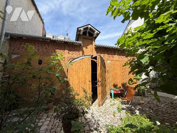 EXCEPTIONNEL,  coeur de ville : maison de 358 m²  le charme ancien rencontre le confort contemporain