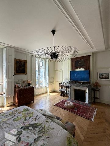 EXCEPTIONNEL,  coeur de ville : maison de 358 m²  le charme ancien rencontre le confort contemporain