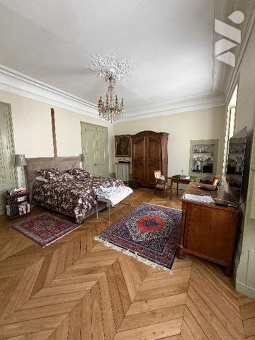 EXCEPTIONNEL,  coeur de ville : maison de 358 m²  le charme ancien rencontre le confort contemporain