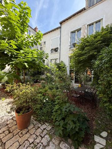 EXCEPTIONNEL,  coeur de ville : maison de 358 m²  le charme ancien rencontre le confort contemporain