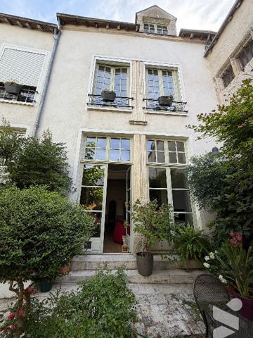 EXCEPTIONNEL,  coeur de ville : maison de 358 m²  le charme ancien rencontre le confort contemporain
