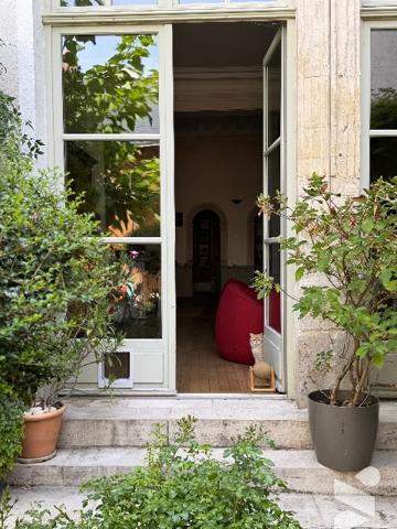 EXCEPTIONNEL,  coeur de ville : maison de 358 m²  le charme ancien rencontre le confort contemporain