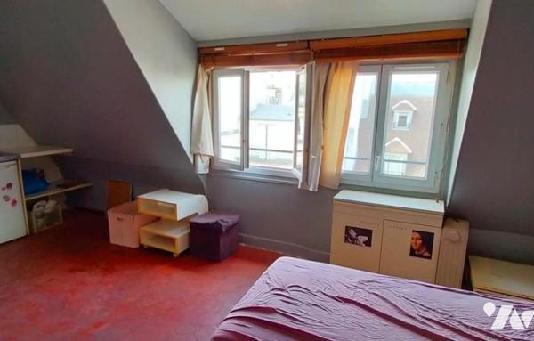 Île Saint-Louis Studio 20m² au dernier étage vue Seine