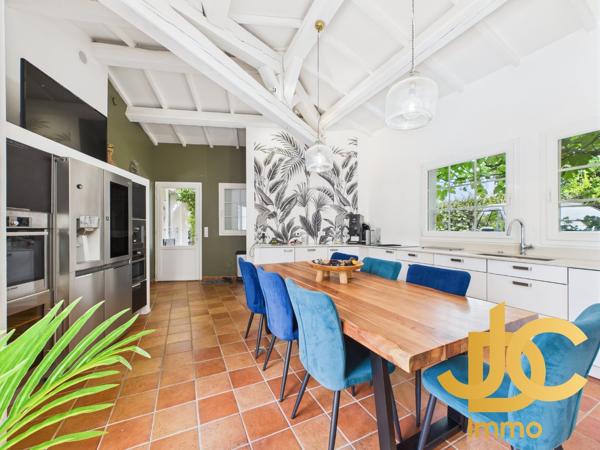 Maison et dépendances à SAINT RAPHAEL (83700)