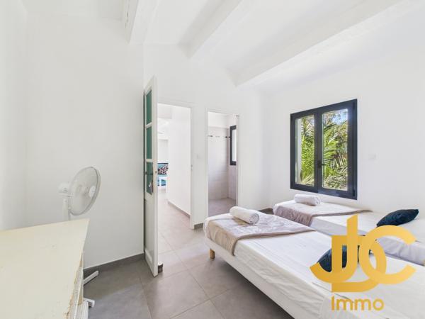 Maison et dépendances à SAINT RAPHAEL (83700)