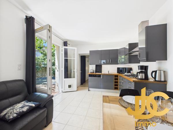 Maison et dépendances à SAINT RAPHAEL (83700)