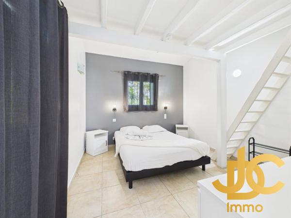 Maison et dépendances à SAINT RAPHAEL (83700)